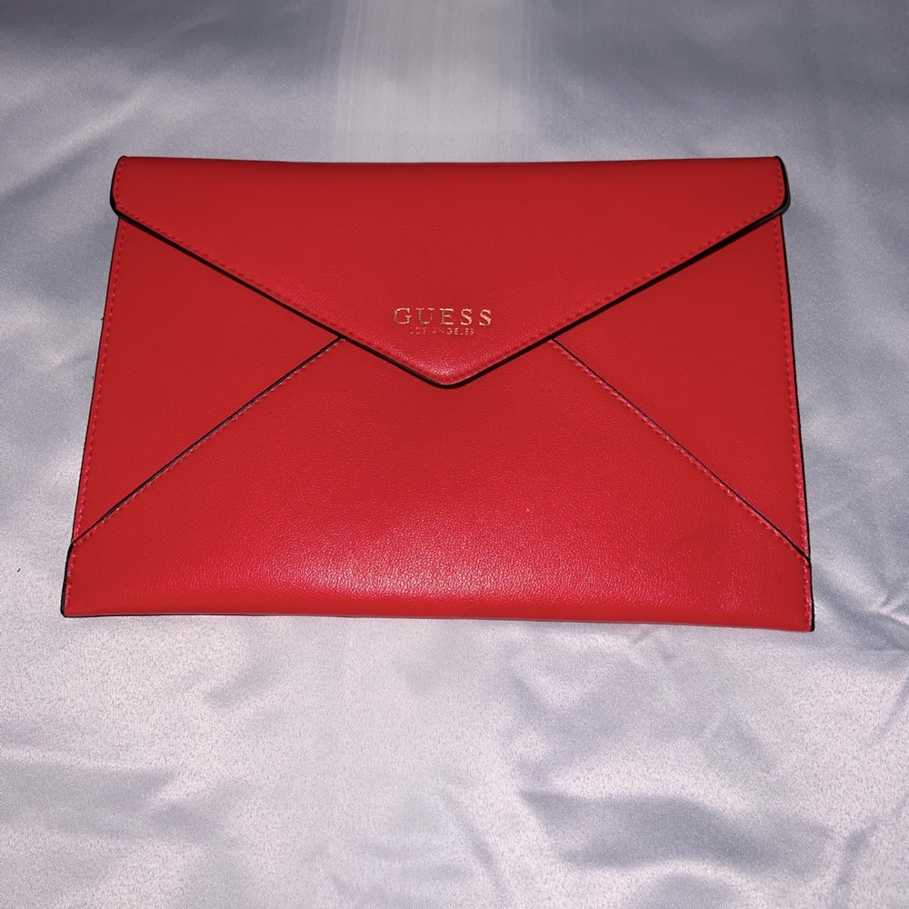 Guess clutch